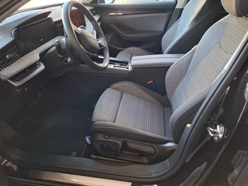 Škoda Superb (2025) COMBI SELECTION TD 110/2.0 A7F - fotka 9 z 41