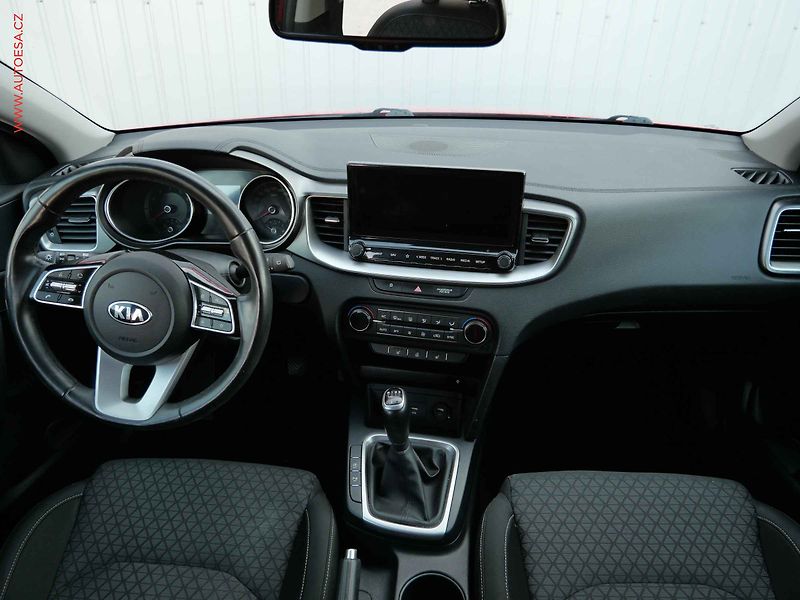 Kia Ceed (2020) 1.4 T-GDi, 2.maj,ČR, LED - fotka 10 z 23