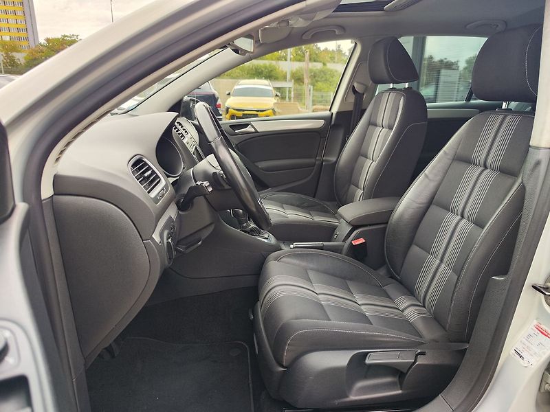 Volkswagen Golf 1.6 TDI/77kW Match DSG - fotka 14 z 30