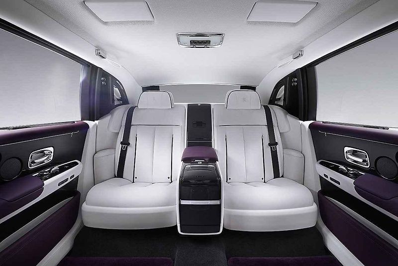 Rolls-Royce Phantom.