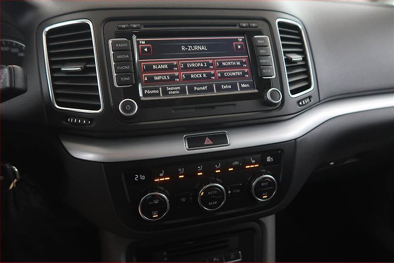 Volkswagen Sharan (2013) 2.0 TDI BMT, Kůže, Navi - fotka 12 z 18