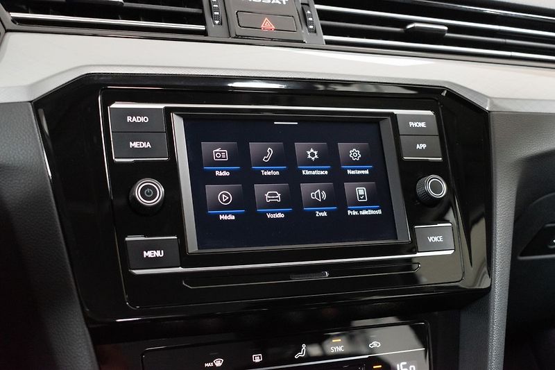 Volkswagen Passat TDI 110kW REZERVACE - fotka 26 z 39