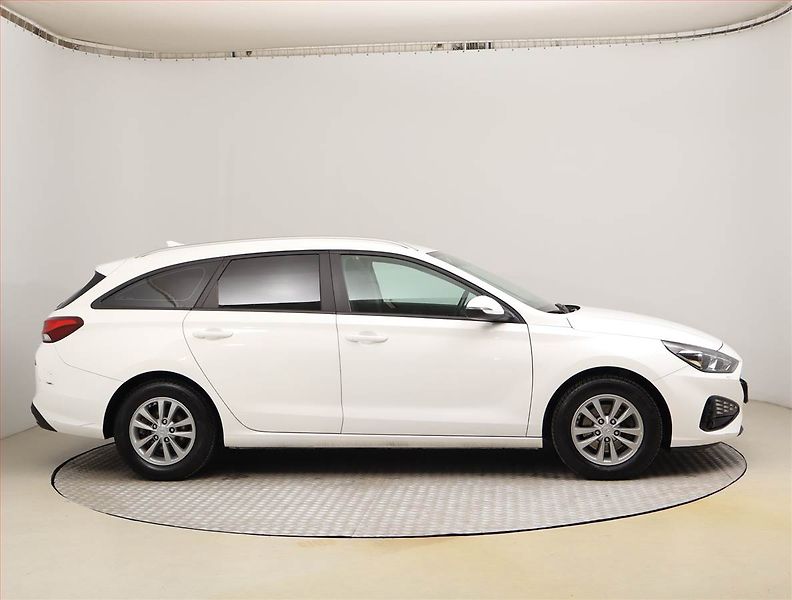 Hyundai i30 (2021) 1.6 CRDi, ČR,1.maj, Serv.kniha - fotka 6 z 22