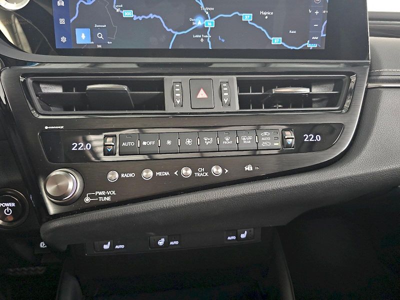 Lexus ES 300h (2025) 2.5HEV 218k BUSINESS EDITION - fotka 17 z 28