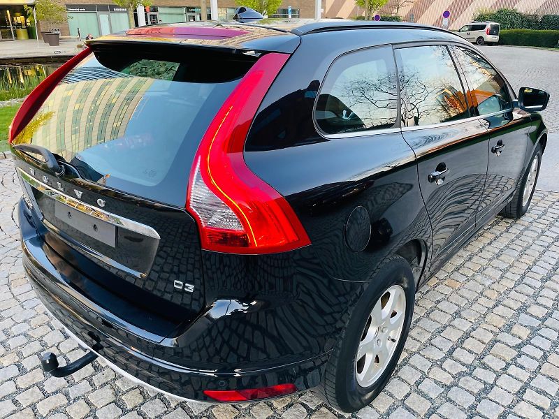 Volvo XC60 2.0D 5VÁLEC AUT TAŽNÉ VÝHŘEV - fotka 12 z 50