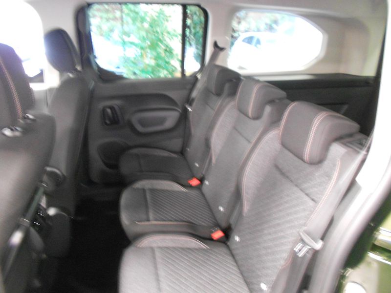 Peugeot Rifter LONG ALLURE BlueHDi 130 M6 - fotka 5 z 10