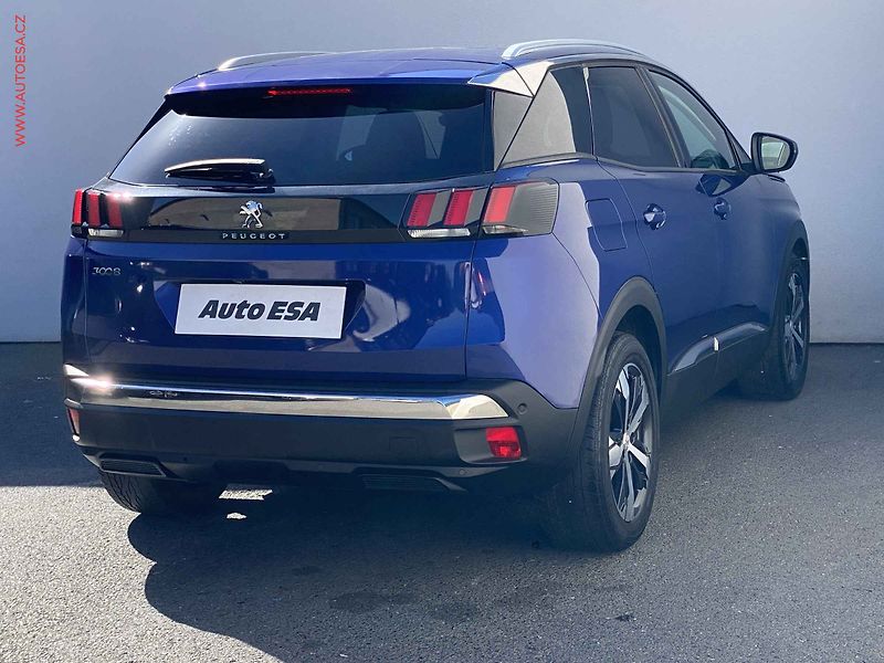 Peugeot 3008 (2017) 1.2 PT, Allure, AT, TZ - fotka 4 z 19