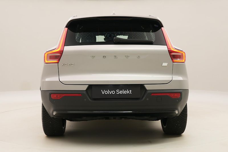 Volvo XC40 PURE ELECTRIC RECHARGE PLUS CZ - fotka 12 z 52