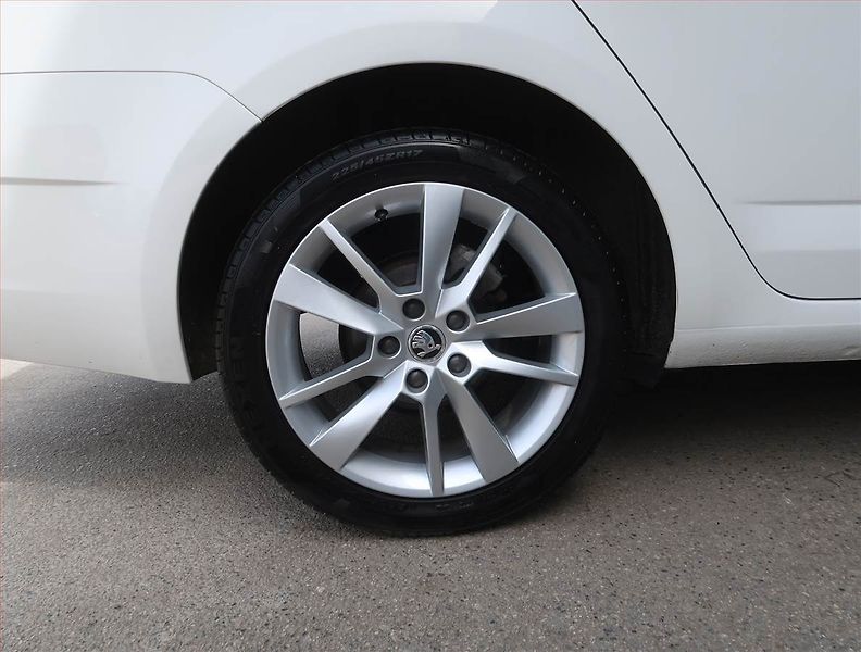 Škoda Octavia (2018) Style 1.5 TSI, Automat, Navi - fotka 15 z 21