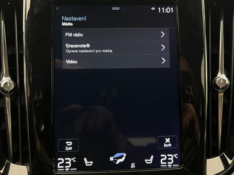 Volvo V60 CC D4 AWD AUT CZ 1. maj. - fotka 37 z 43