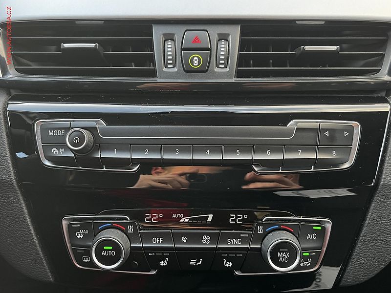 BMW X1 (2017) 1.5i, Klima - fotka 14 z 19