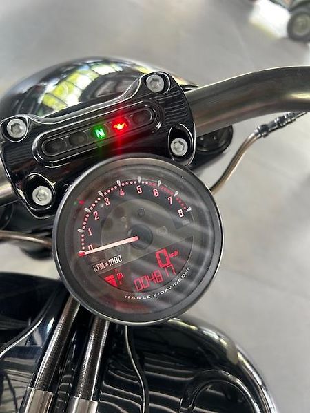 Harley-Davidson FXSE Softail Breakout CVO (2016) - fotka 14 z 26