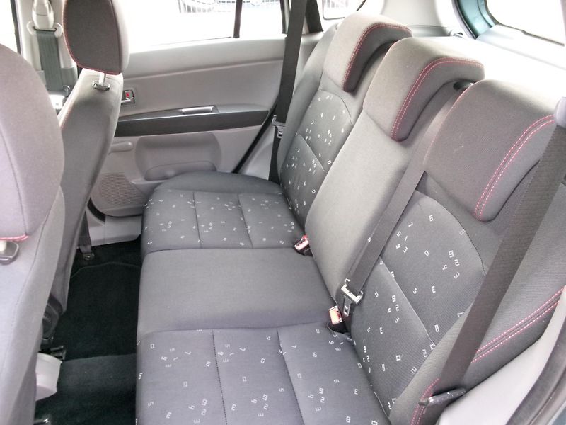 Mazda 2 1,4 D 50 KW 1 MAJITEL  - fotka 14 z 29