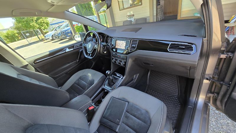 Volkswagen Golf Sportsvan 1.4TSi HIGHLINE TECH  1MAJITEL - fotka 24 z 42