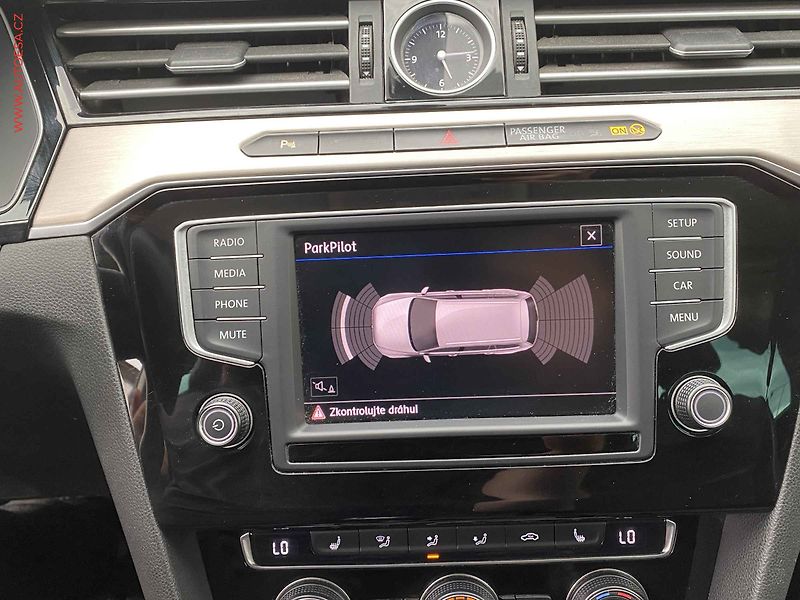 Volkswagen Passat (2016) 2.0 TDi 4x4, Highline, LED - fotka 17 z 17