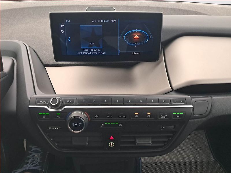 BMW i3 (2020) i3s 120Ah BEV, SoH 96% - fotka 12 z 22