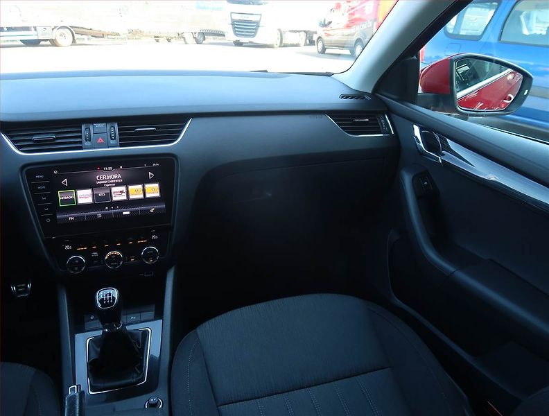 Škoda Octavia (2019) Style 1.5 TSI, Serv.kniha - fotka 8 z 19