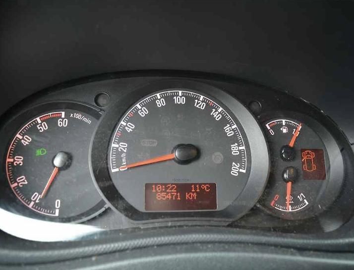 Opel Movano (2018) 2.3DCi 85000km, 9 mist,klima - fotka 7 z 11