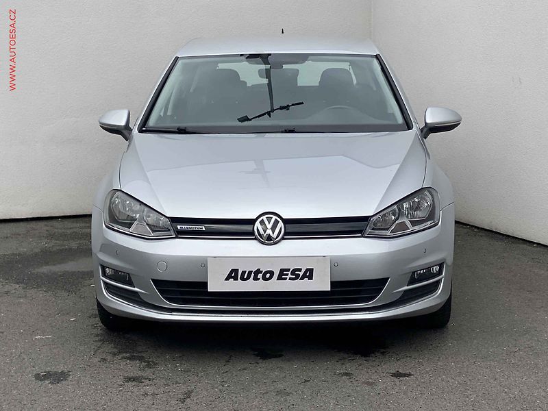 Volkswagen Golf (2017) 1.4 TGi, ČR, Highline - fotka 2 z 17