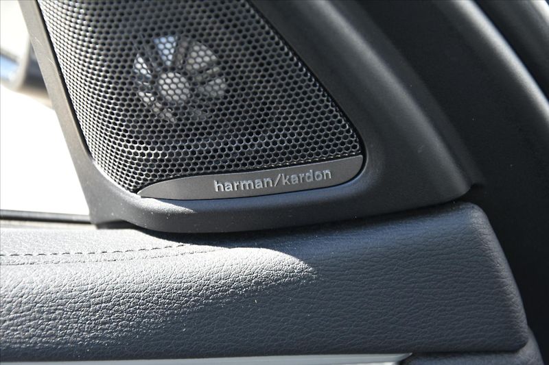 BMW X6 xDrive 30d 190kW M-PAKET ČR - fotka 26 z 28