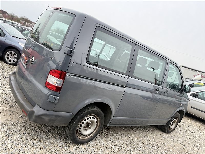 Volkswagen Transporter 2,0 TDI 7MÍST NOVÉ V ČR - fotka 5 z 15
