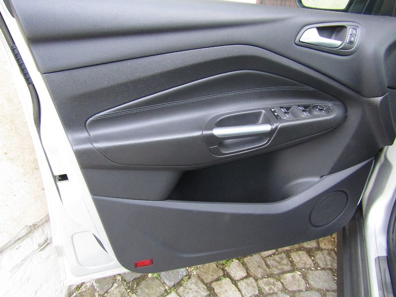 Ford Grand C-MAX (2016) 1.5 TDCi 88kW - fotka 18 z 37