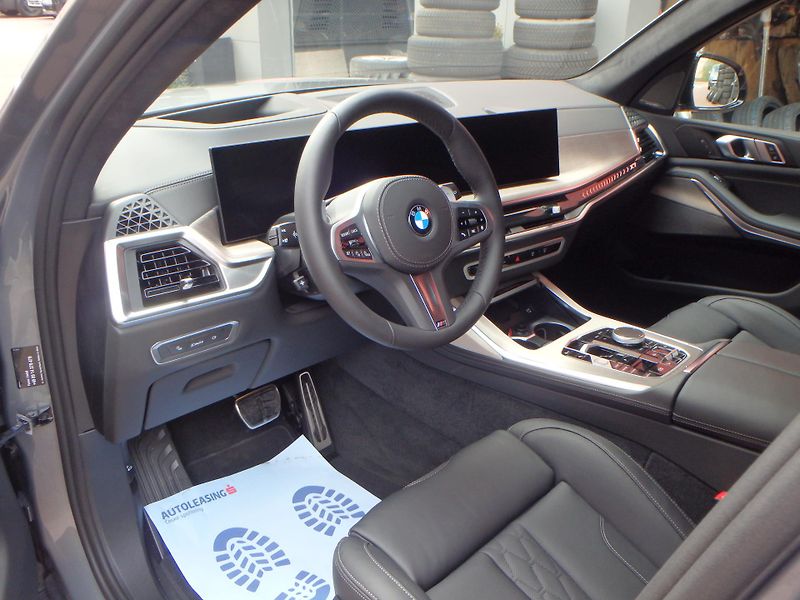 BMW X7 (2025) xDrive40d, INDIVIDUAL,xOffroad - fotka 7 z 30