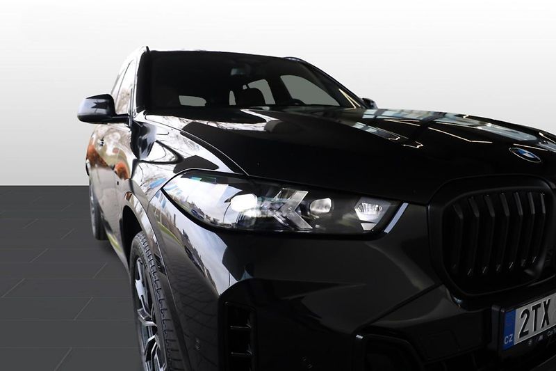BMW X5 xDrive30d - fotka 24 z 33