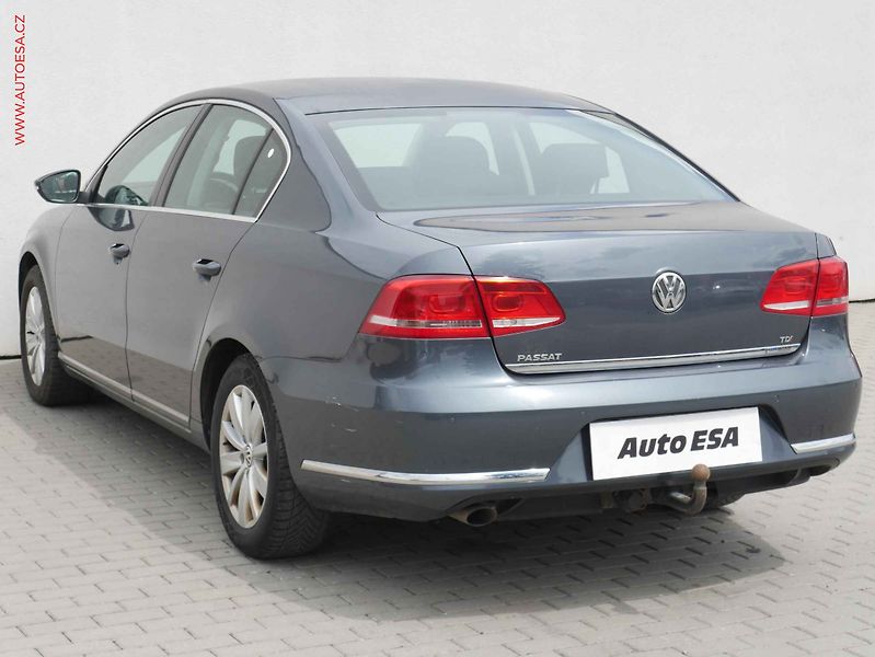 Volkswagen Passat (2013) 1.6TDi, Comfortline - fotka 6 z 22