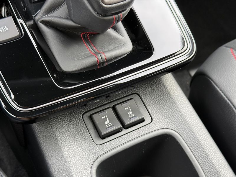 Toyota Corolla Cross 2,0 GR sport, Hybrid - fotka 19 z 24