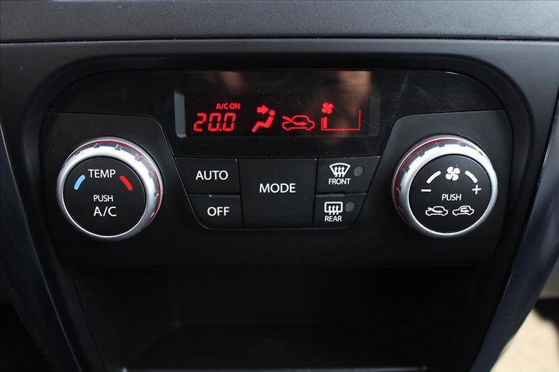 Suzuki SX4 1,6 VVT  4x4,KEYLESS,TAŽNÉ - fotka 13 z 25