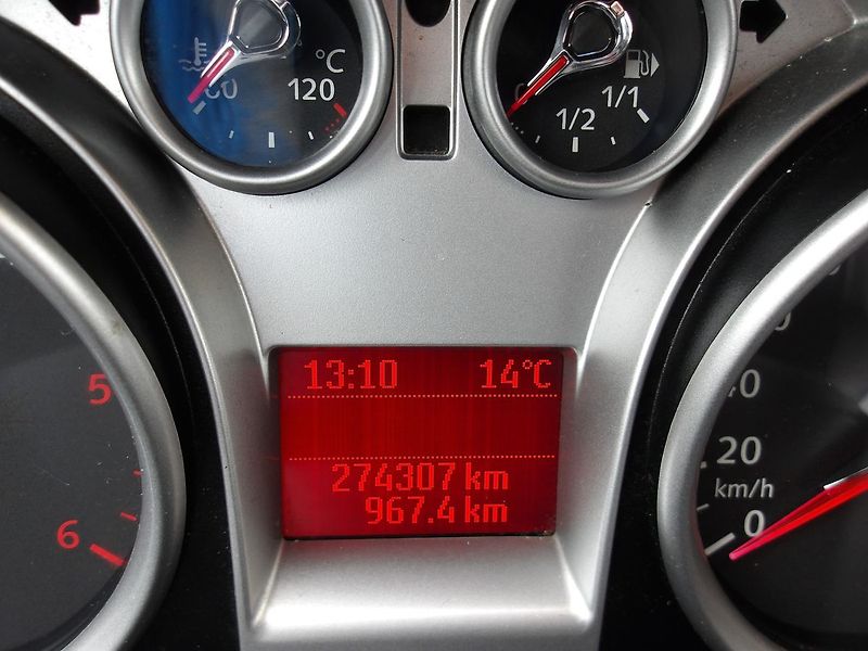 Ford Focus 2,0TDCi 100kW - fotka 21 z 37