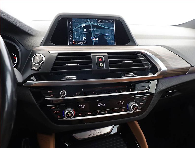 BMW X4 (2019) M Paket X xDrive25d - fotka 10 z 19
