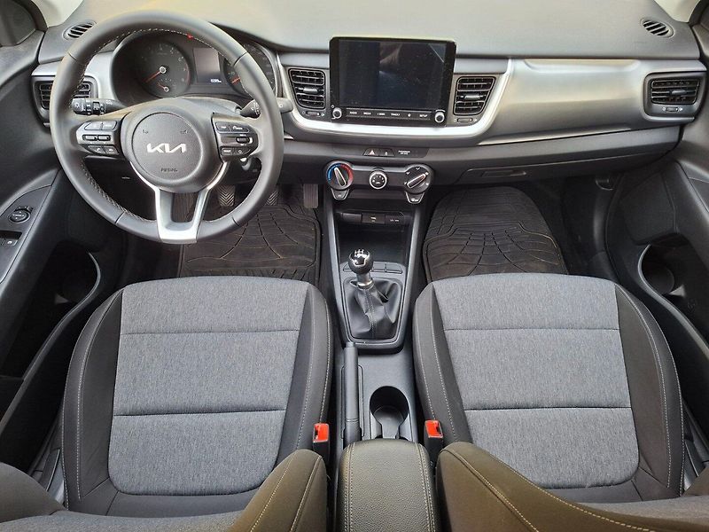 Kia Stonic (2021) 1.2i 61kW COMFORT -1.MAJITEL - fotka 11 z 30