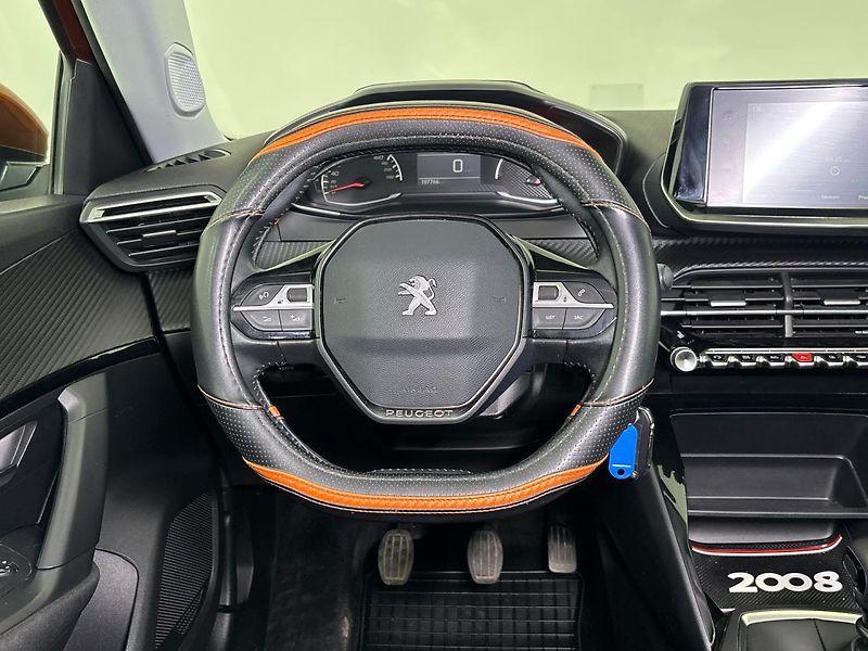 Peugeot 2008 SUV 2008 - fotka 18 z 29