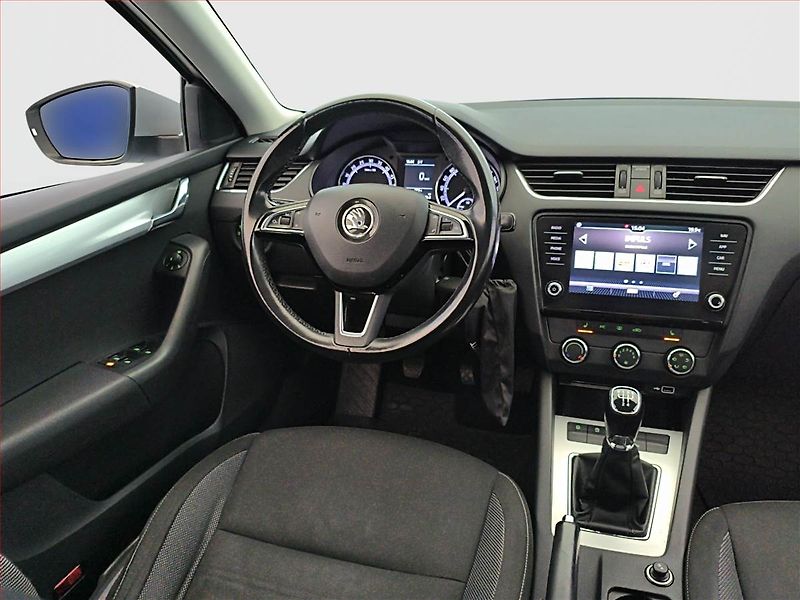Škoda Octavia (2018) 1.6 TDI, Navi, Tempomat - fotka 7 z 16