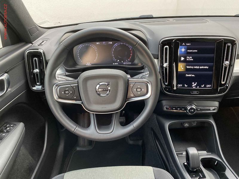 Volvo XC40 (2022) 1.5i, ČR, AT, LED - fotka 11 z 19