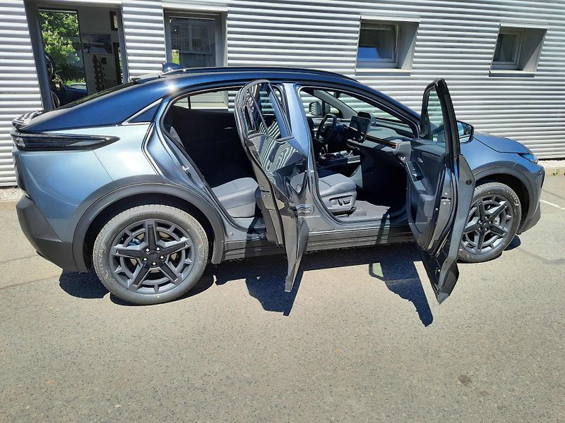 Subaru Uncharted (2026) Executive 77 kWh AWD 252 kW - fotka 59 z 64
