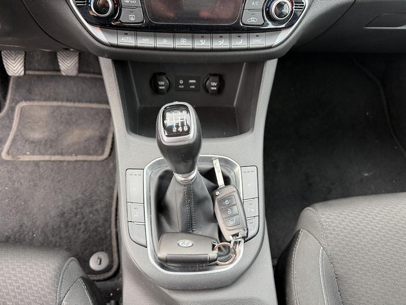 Hyundai i30 1.6 CRDi - fotka 18 z 23