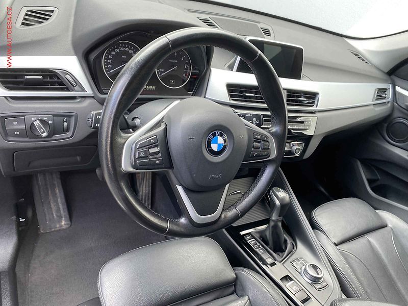 BMW X1 (2017) 2.0d xDrive20d, Sport Line - fotka 13 z 18