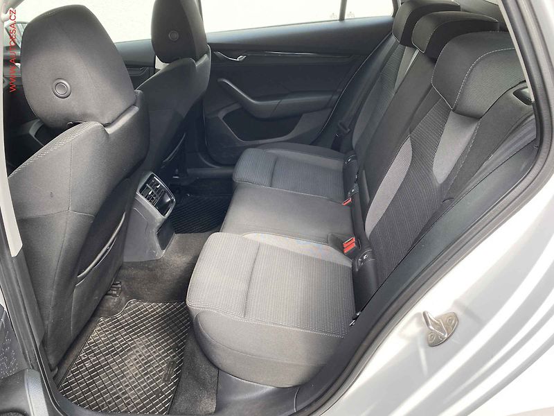 Škoda Octavia (2020) 2.0TDi, ČR, LED - fotka 10 z 18