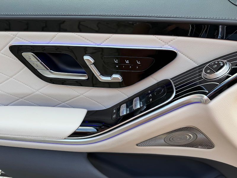Mercedes-Benz Třídy S S450d-L-4M-AMG-3D-R21 - fotka 21 z 35