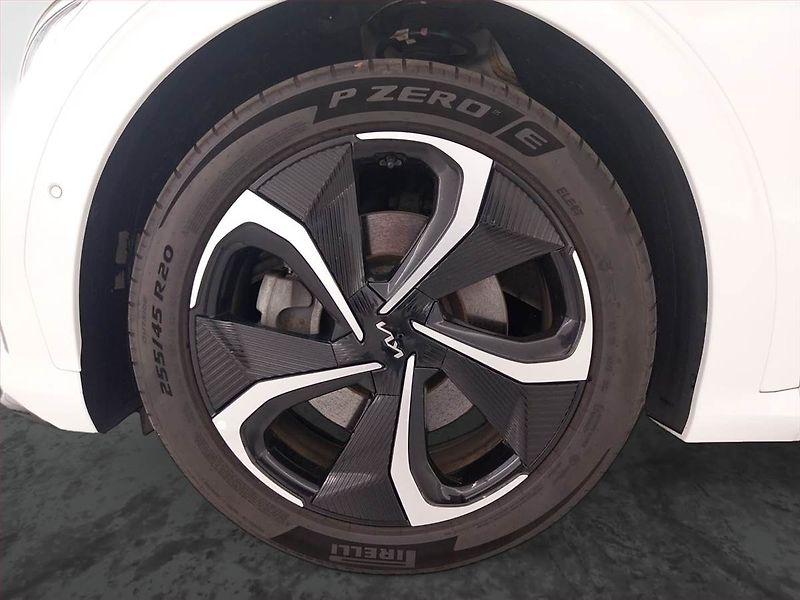 Kia EV6 (2023) AWD 77.4 kWh, SoH 94% - fotka 15 z 24