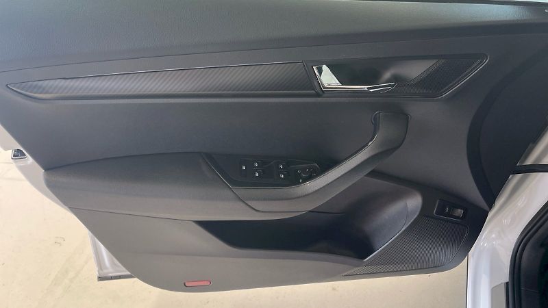 Škoda Karoq (2022) Sportline 2.0TSI 140kW DSG 4x4 - fotka 14 z 35