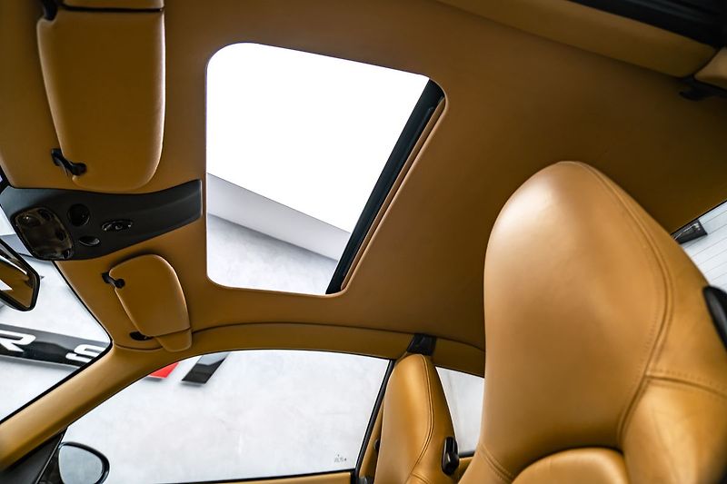 Porsche 911 911 Carrera 996 - fotka 16 z 19