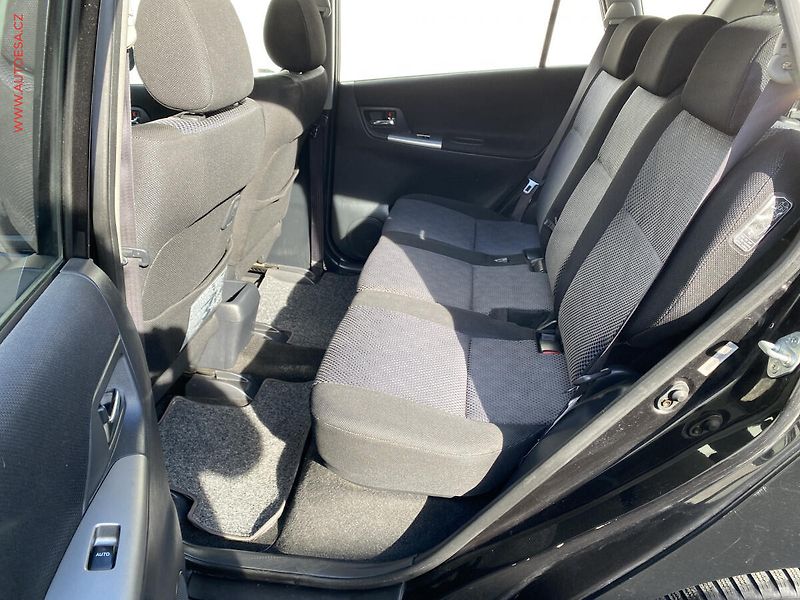 Toyota Corolla Verso (2002) 1.6i, AC, TZ - fotka 10 z 14
