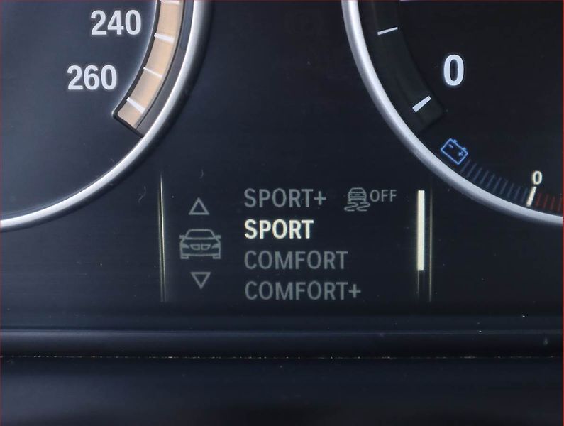 BMW Řada 5 (2013) 530d xDrive, 4X4, Automat - fotka 21 z 23
