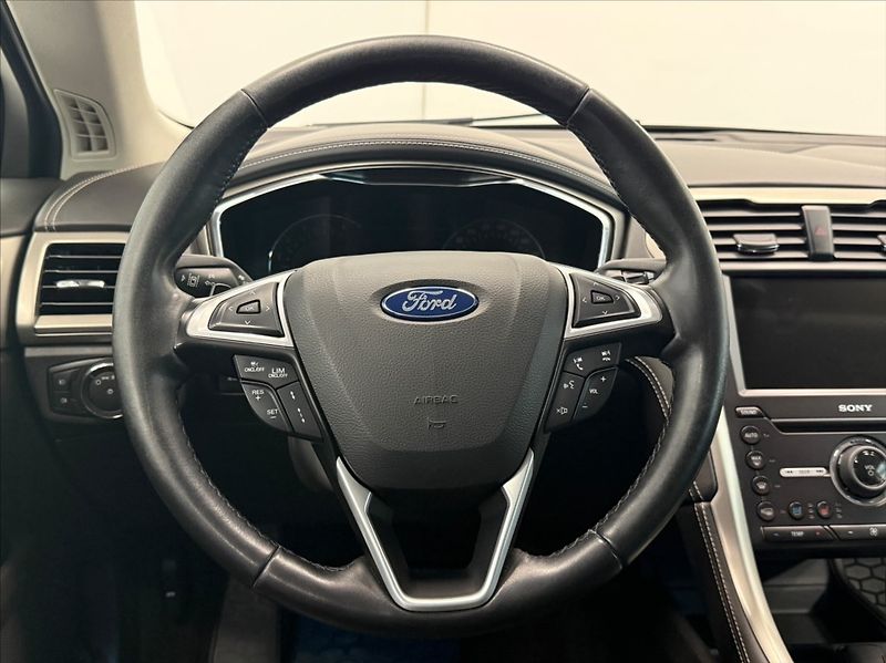 Ford Mondeo 2,0 TDCi Vignale 4x4 AT 132kW - fotka 8 z 22