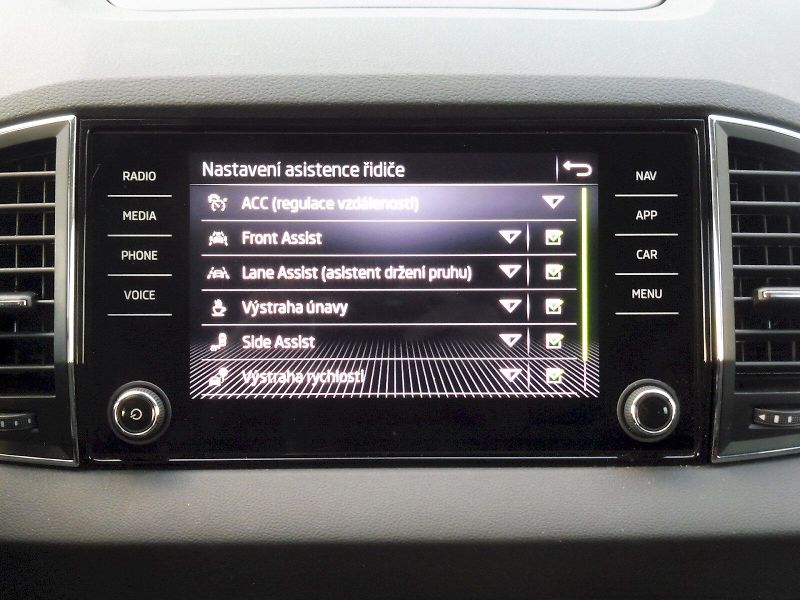 Škoda Karoq (2024) Top Selection 2,0 TDI 110kW DS - fotka 15 z 30