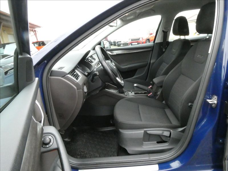 Škoda Octavia 2,0 TDi SCOUT,4x4,2x kola,DPH - fotka 18 z 37